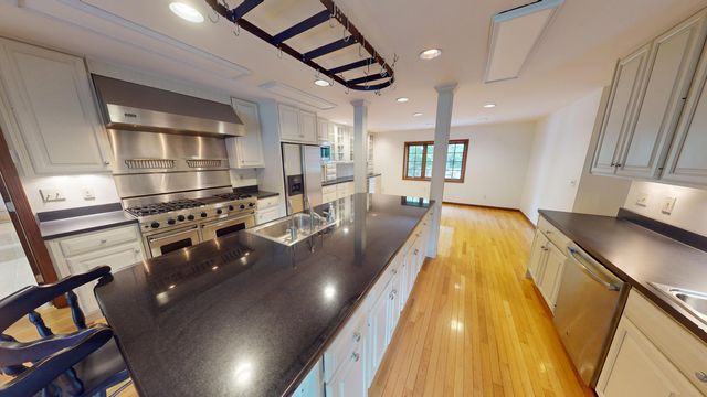 1201 S JOHNMEYER LN, Columbia, MO 65203