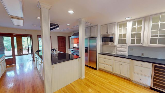 1201 S JOHNMEYER LN, Columbia, MO 65203