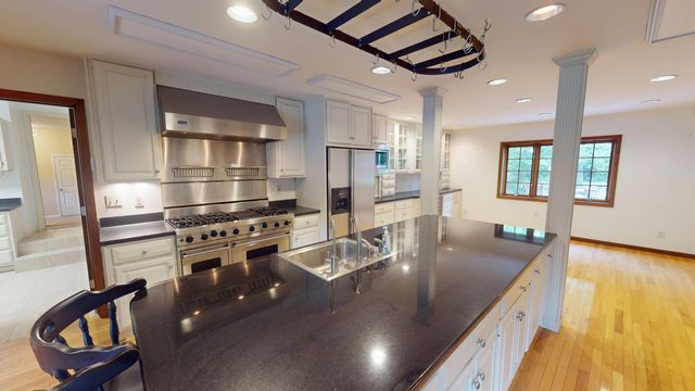 1201 S JOHNMEYER LN, Columbia, MO 65203