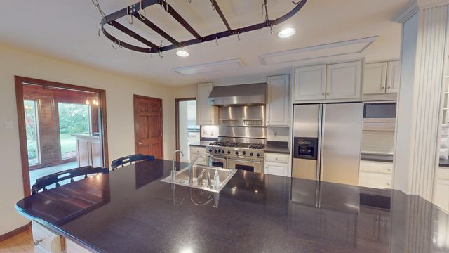 1201 S JOHNMEYER LN, Columbia, MO 65203