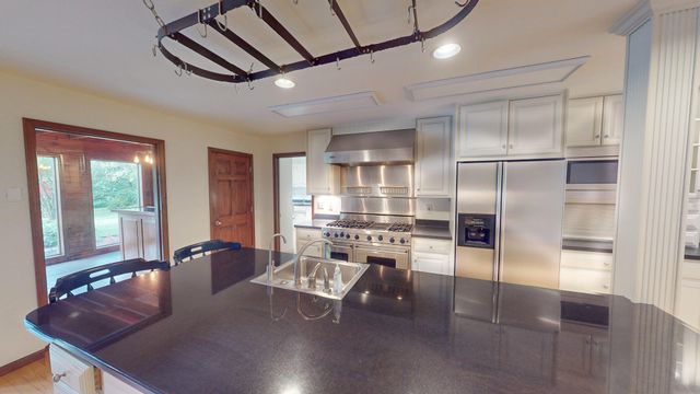 1201 S JOHNMEYER LN, Columbia, MO 65203