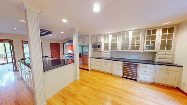 1201 S JOHNMEYER LN, Columbia, MO 65203