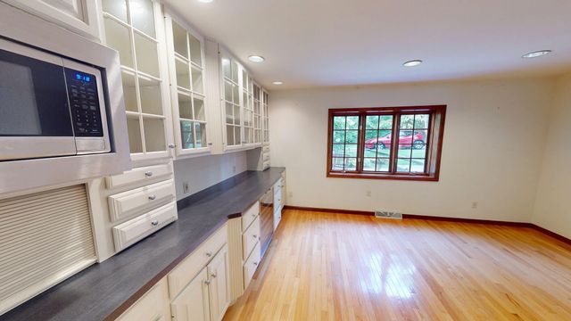 1201 S JOHNMEYER LN, Columbia, MO 65203