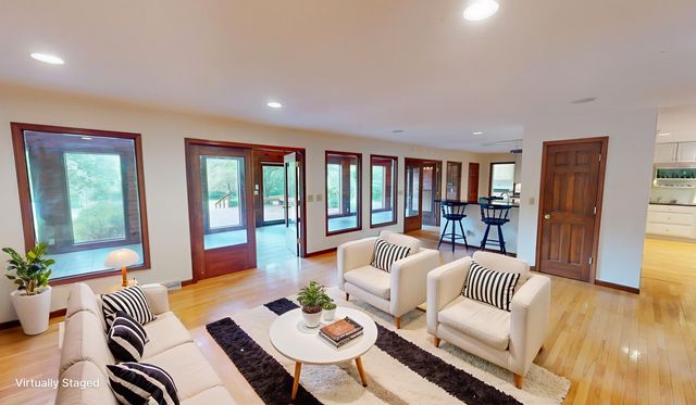 1201 S JOHNMEYER LN, Columbia, MO 65203