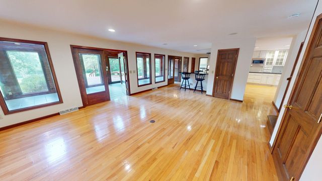 1201 S JOHNMEYER LN, Columbia, MO 65203