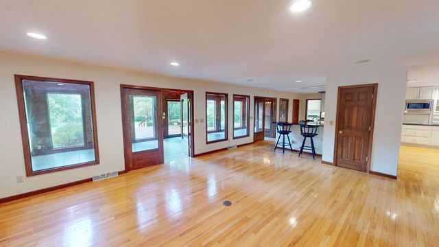 1201 S JOHNMEYER LN, Columbia, MO 65203