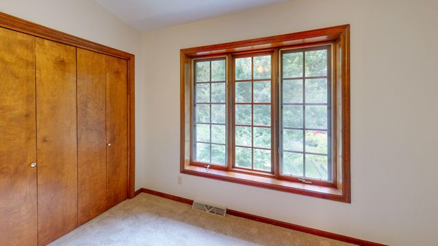 1201 S JOHNMEYER LN, Columbia, MO 65203