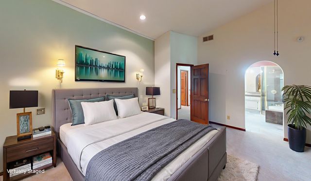 1201 S JOHNMEYER LN, Columbia, MO 65203