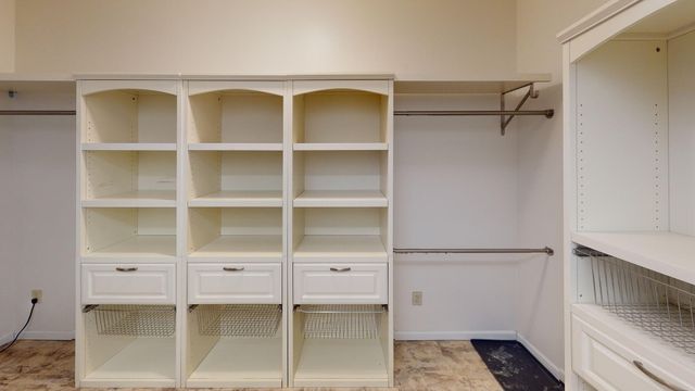 1201 S JOHNMEYER LN, Columbia, MO 65203