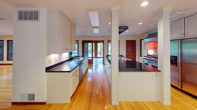 1201 S JOHNMEYER LN, Columbia, MO 65203