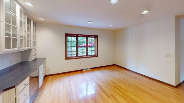 1201 S JOHNMEYER LN, Columbia, MO 65203