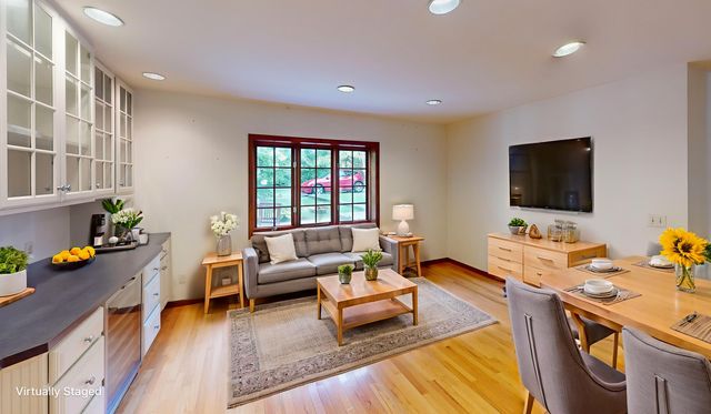 1201 S JOHNMEYER LN, Columbia, MO 65203