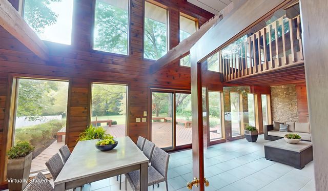 1201 S JOHNMEYER LN, Columbia, MO 65203