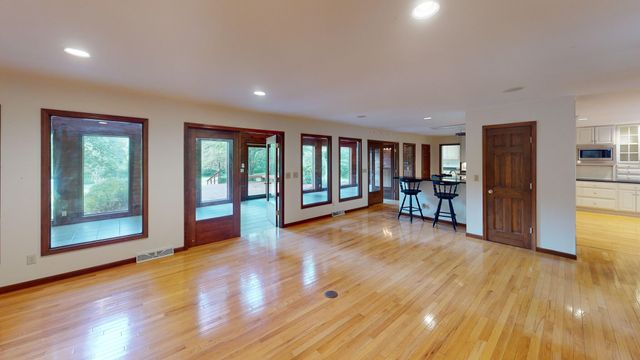 1201 S JOHNMEYER LN, Columbia, MO 65203