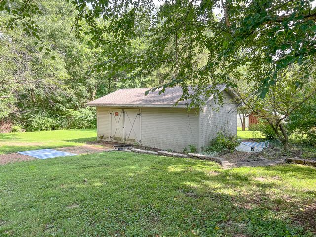 1201 S JOHNMEYER LN, Columbia, MO 65203