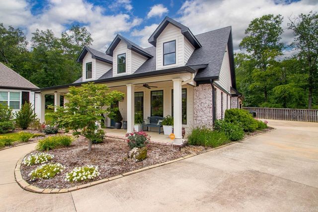 17 Tupelo Court, Little Rock, AR 72223