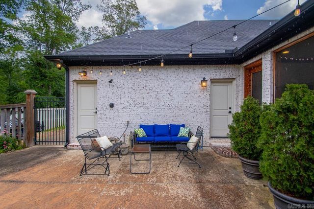17 Tupelo Court, Little Rock, AR 72223