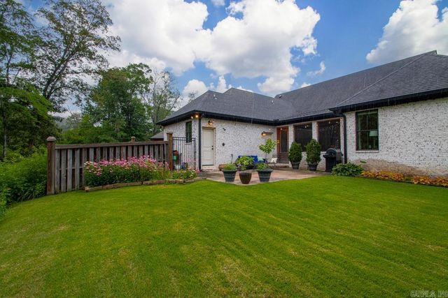 17 Tupelo Court, Little Rock, AR 72223
