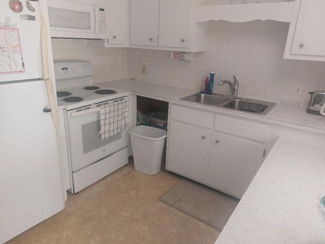 127 INDEPENDENCE AVENUE 38, Palm Harbor, FL 34684