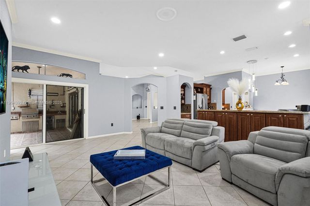 4936 NW 52nd Ave, Coconut Creek, FL 33073