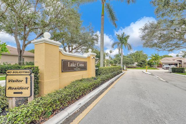 4936 NW 52nd Ave, Coconut Creek, FL 33073