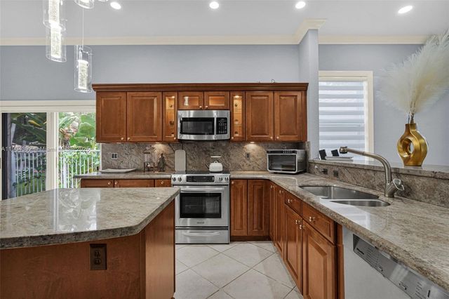 4936 NW 52nd Ave, Coconut Creek, FL 33073