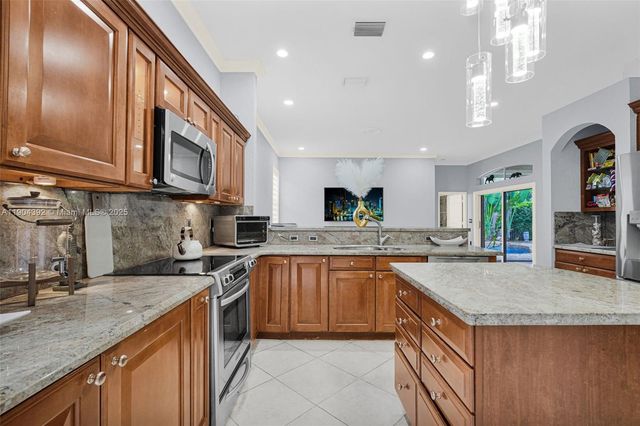 4936 NW 52nd Ave, Coconut Creek, FL 33073