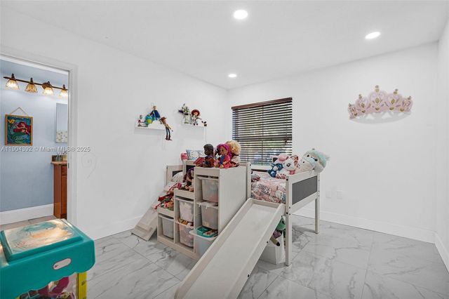 4936 NW 52nd Ave, Coconut Creek, FL 33073