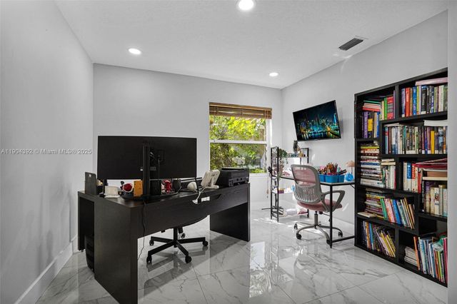 4936 NW 52nd Ave, Coconut Creek, FL 33073