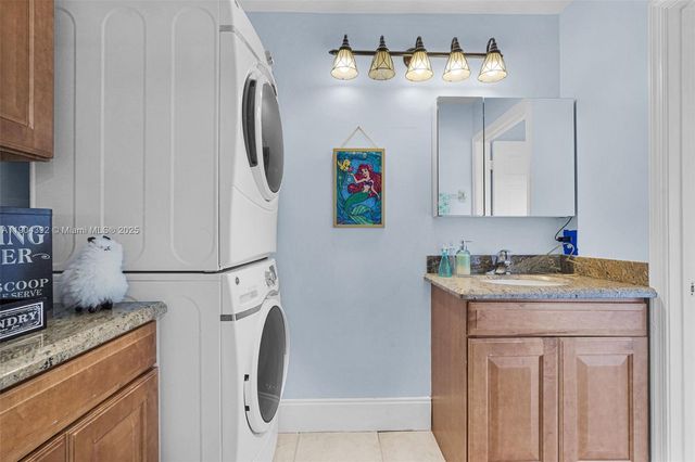 4936 NW 52nd Ave, Coconut Creek, FL 33073