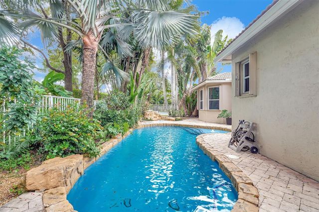 4936 NW 52nd Ave, Coconut Creek, FL 33073