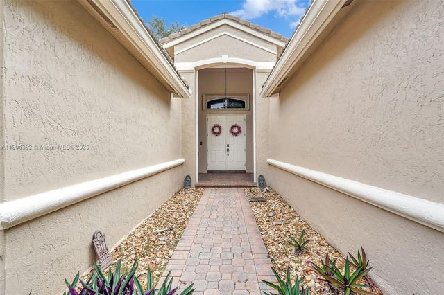 4936 NW 52nd Ave, Coconut Creek, FL 33073