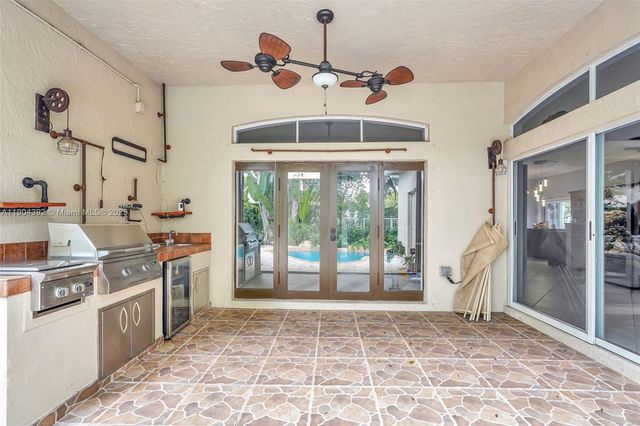 4936 NW 52nd Ave, Coconut Creek, FL 33073