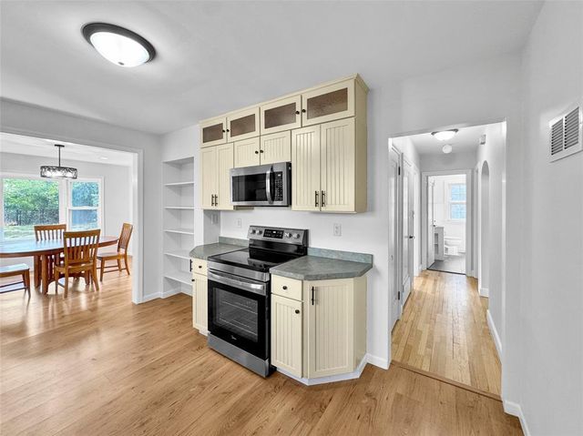 1305 Hoover Avenue, Eau Claire, WI 54701