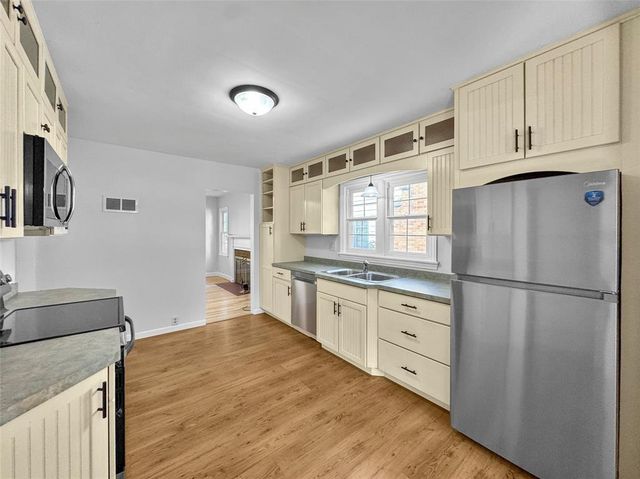 1305 Hoover Avenue, Eau Claire, WI 54701