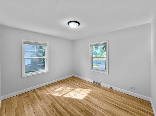1305 Hoover Avenue, Eau Claire, WI 54701