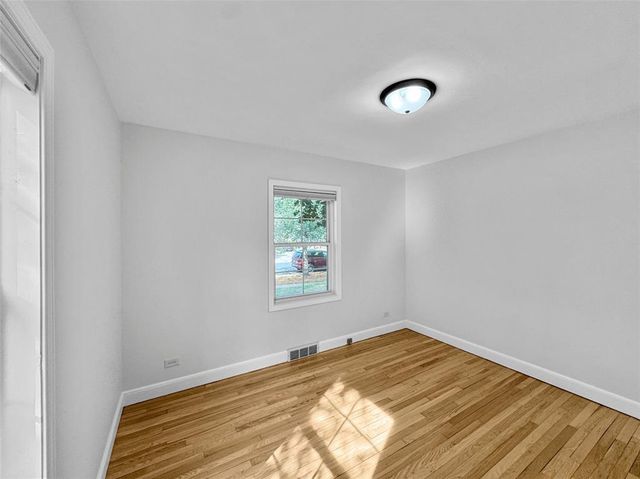 1305 Hoover Avenue, Eau Claire, WI 54701