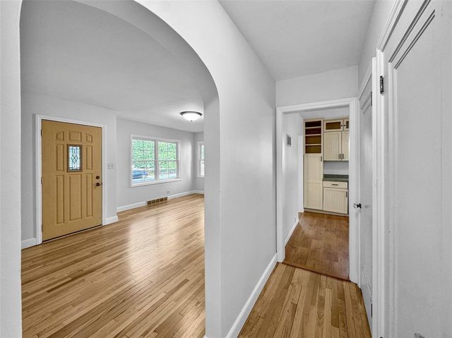 1305 Hoover Avenue, Eau Claire, WI 54701