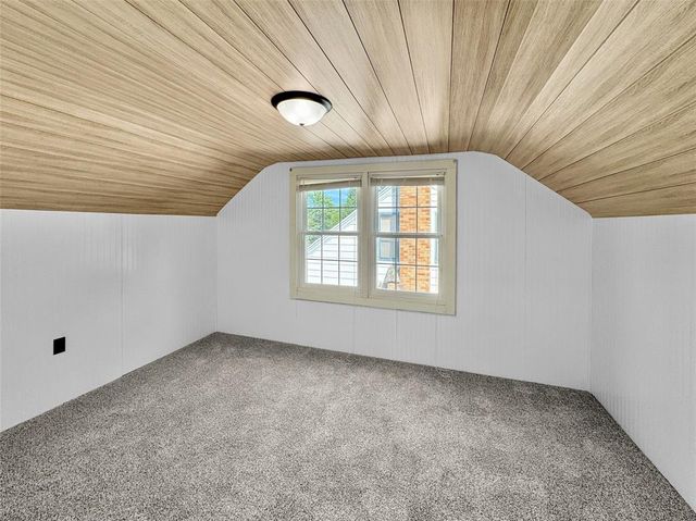 1305 Hoover Avenue, Eau Claire, WI 54701