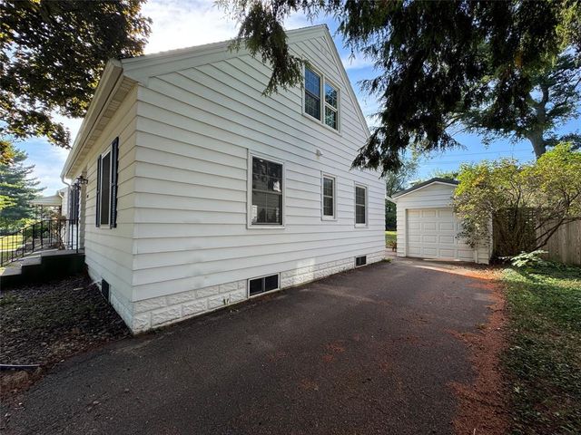 1305 Hoover Avenue, Eau Claire, WI 54701