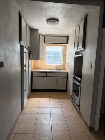 23144 BALSAM Lane, Crestline, CA 92325