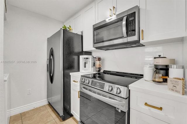 6955 NW 186th St F102, Hialeah, FL 33015