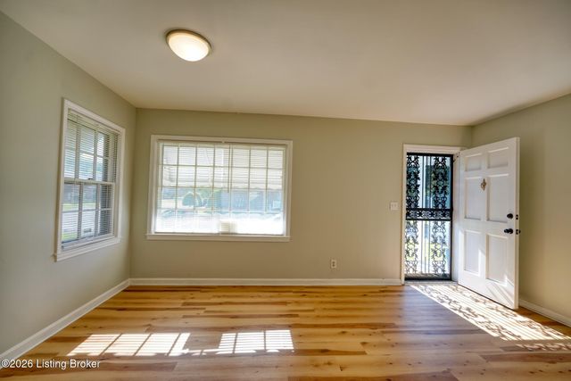4335 S Brook St, Louisville, KY 40214