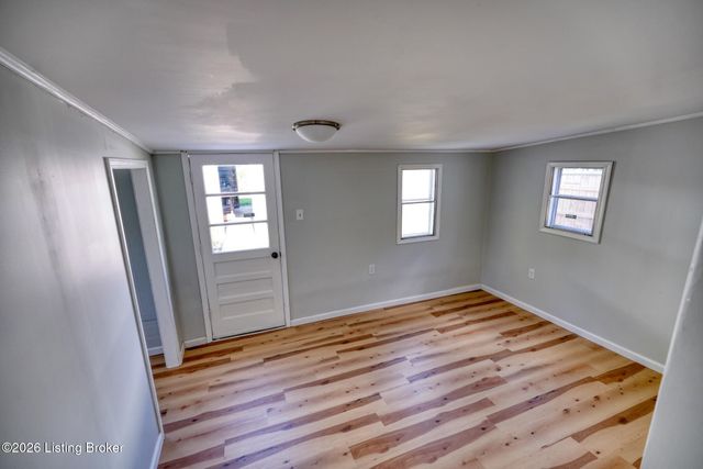 4335 S Brook St, Louisville, KY 40214