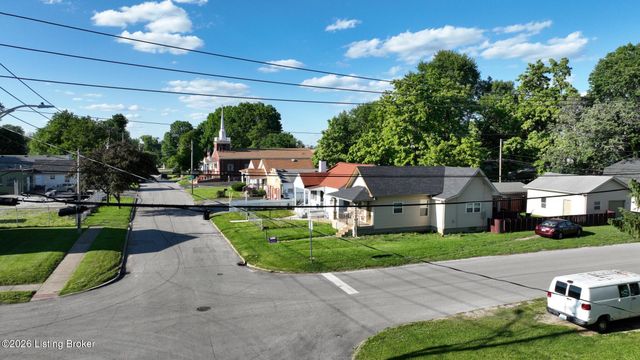 4335 S Brook St, Louisville, KY 40214