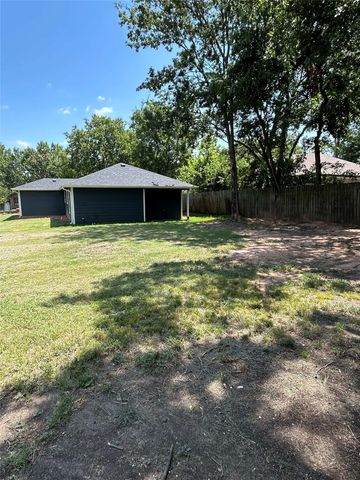 1325 E Jones Street, Sherman, TX 75090