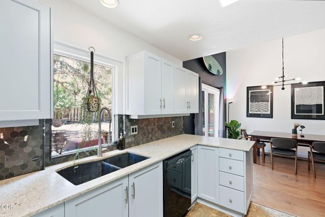 1240 NE 11th Street, Bend, OR 97701