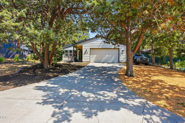 1240 NE 11th Street, Bend, OR 97701