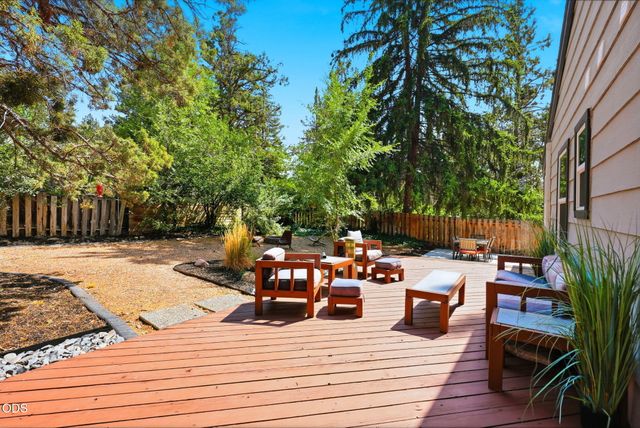 1240 NE 11th Street, Bend, OR 97701