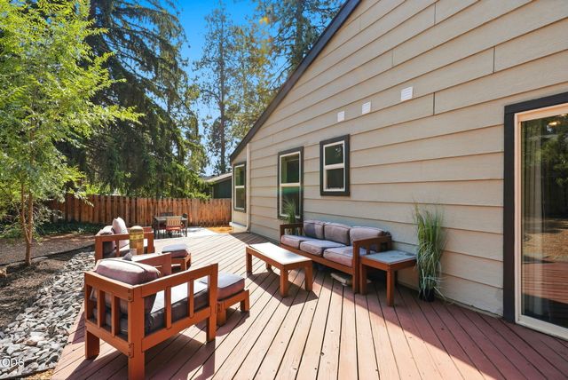 1240 NE 11th Street, Bend, OR 97701